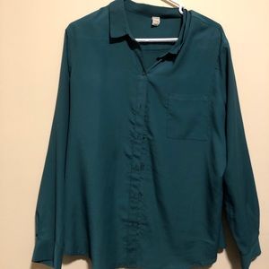 Long sleeved emerald shirt
